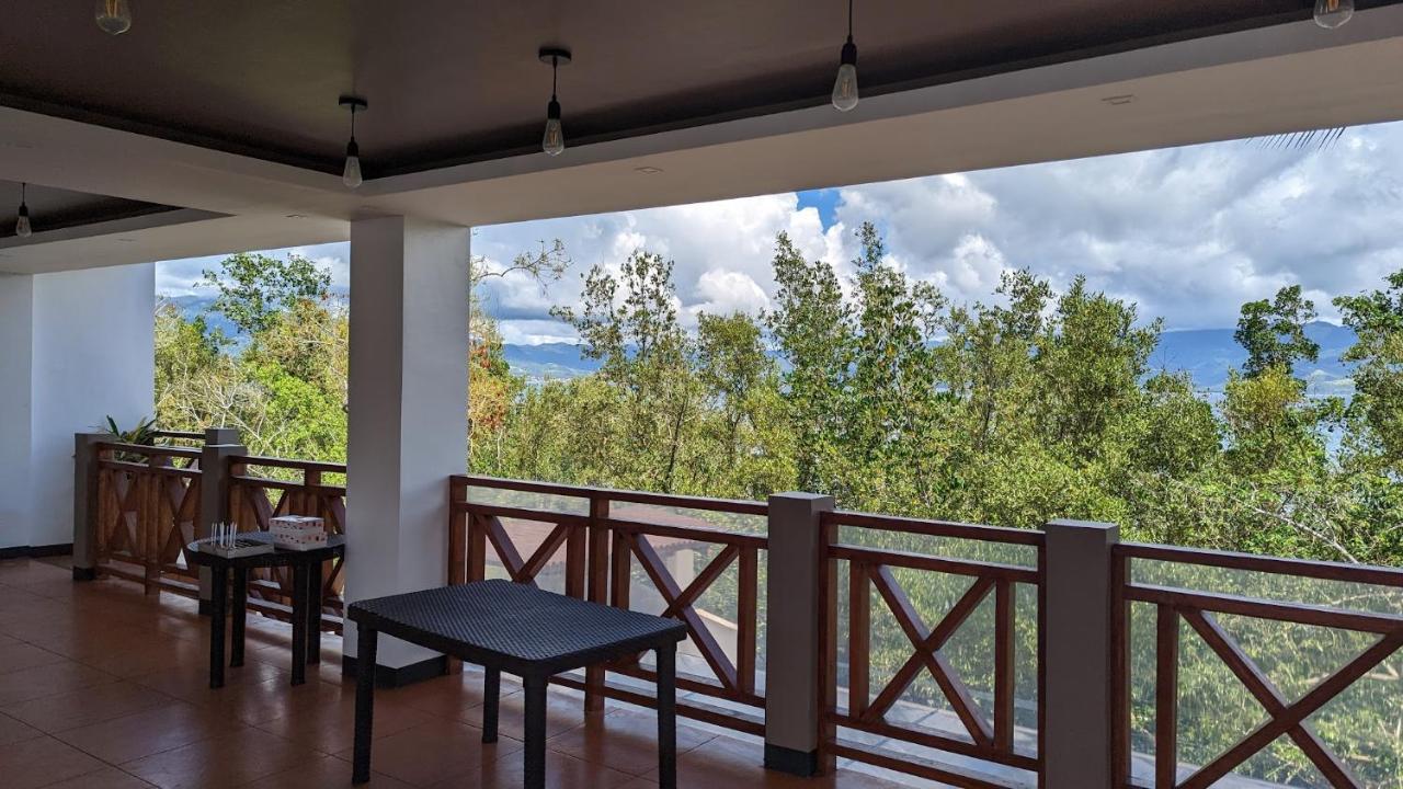 Tomas Oppus Bakawan Hideaway Resort And Restaurant מראה חיצוני תמונה